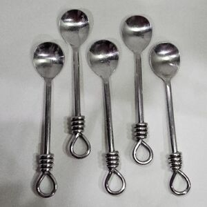 5 Stainless Steel Gourmet Soup or Large Teaspoons Spoons Twist Approximately  7”